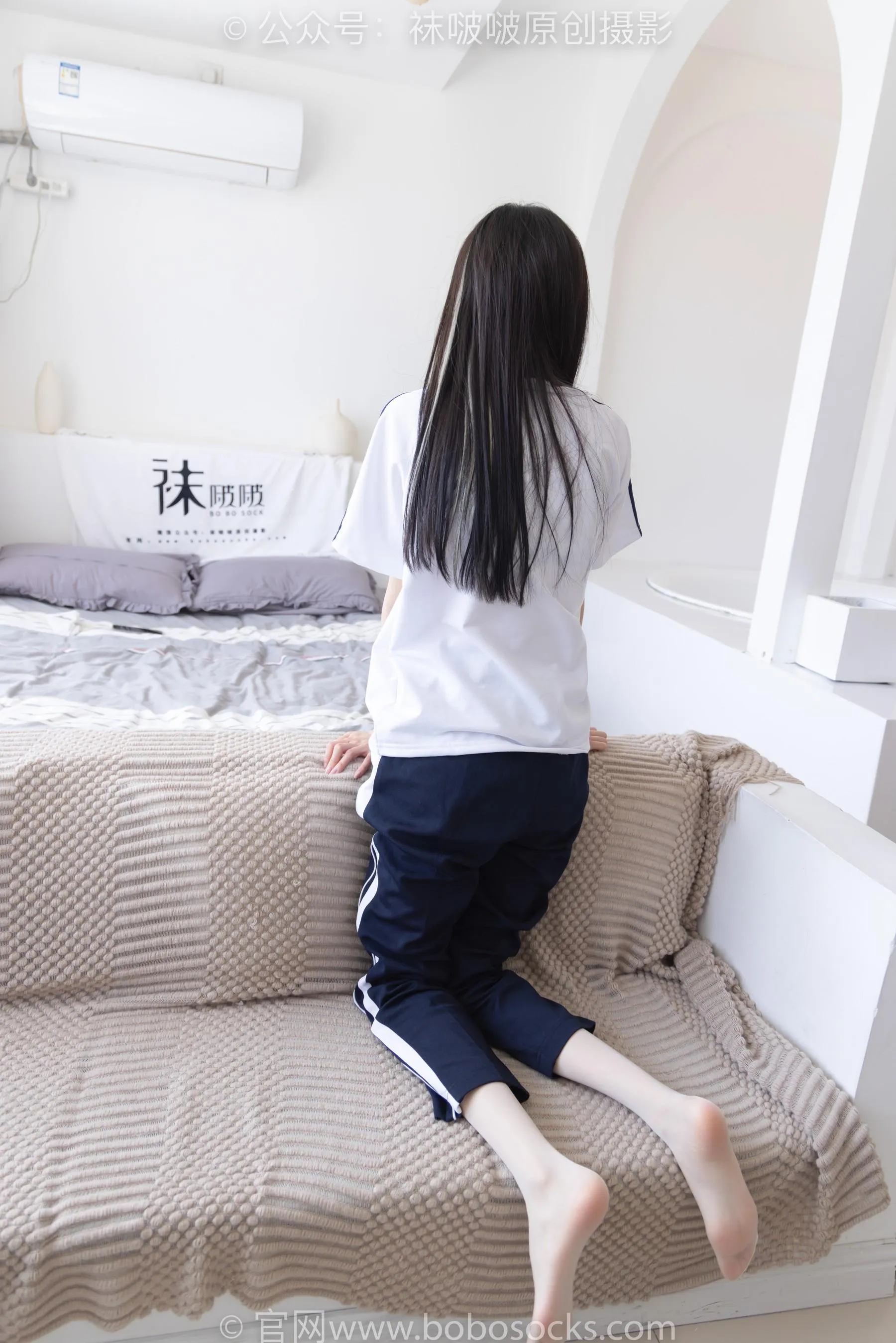 [BoBoSocks袜啵啵]NO.207 稚予-aj板鞋、白棉袜、油亮白丝、校服裤里丝[23] [53P]插图1